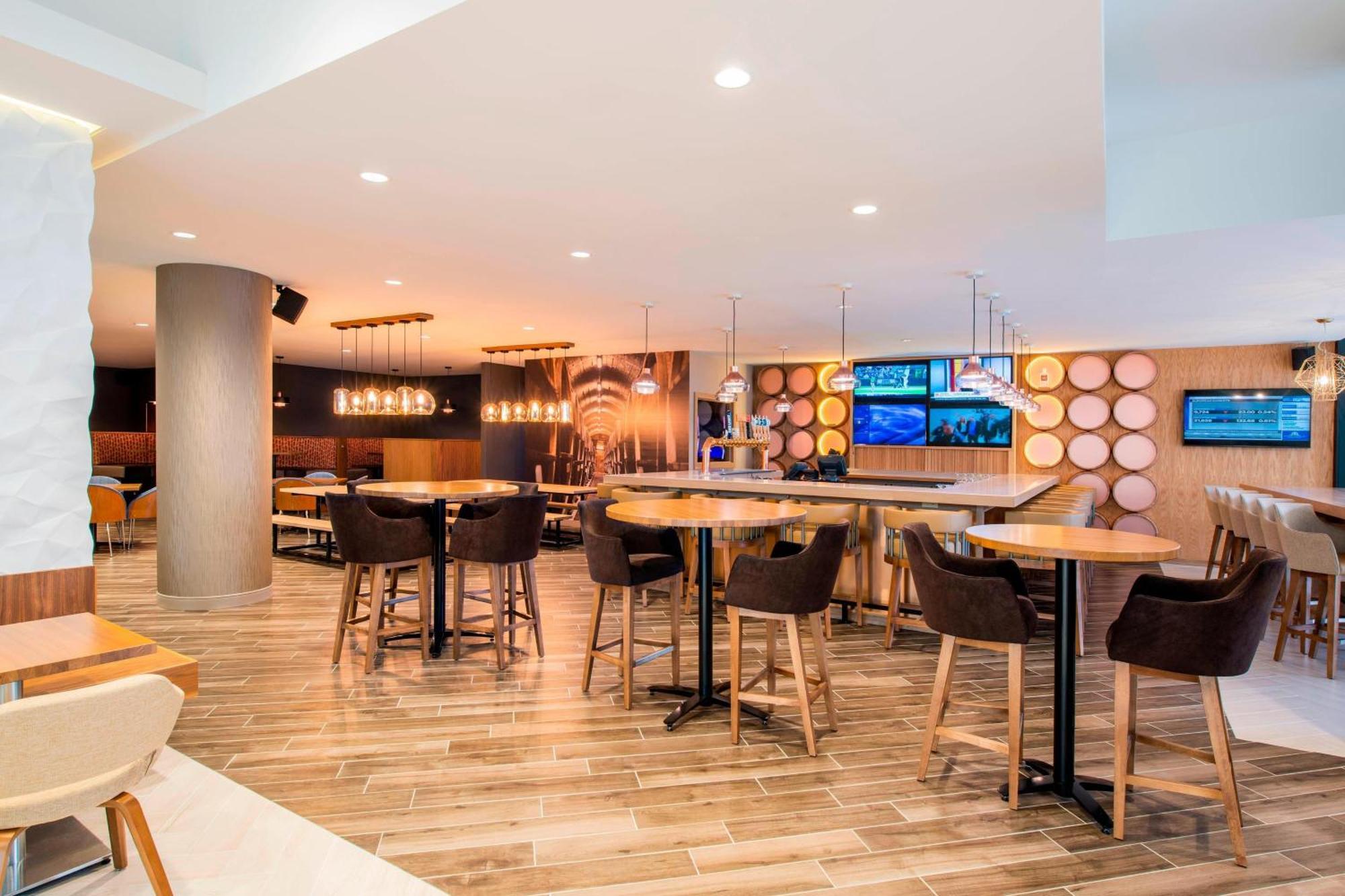 Delta Hotels By Marriott St. John'S Conference Centre Экстерьер фото
