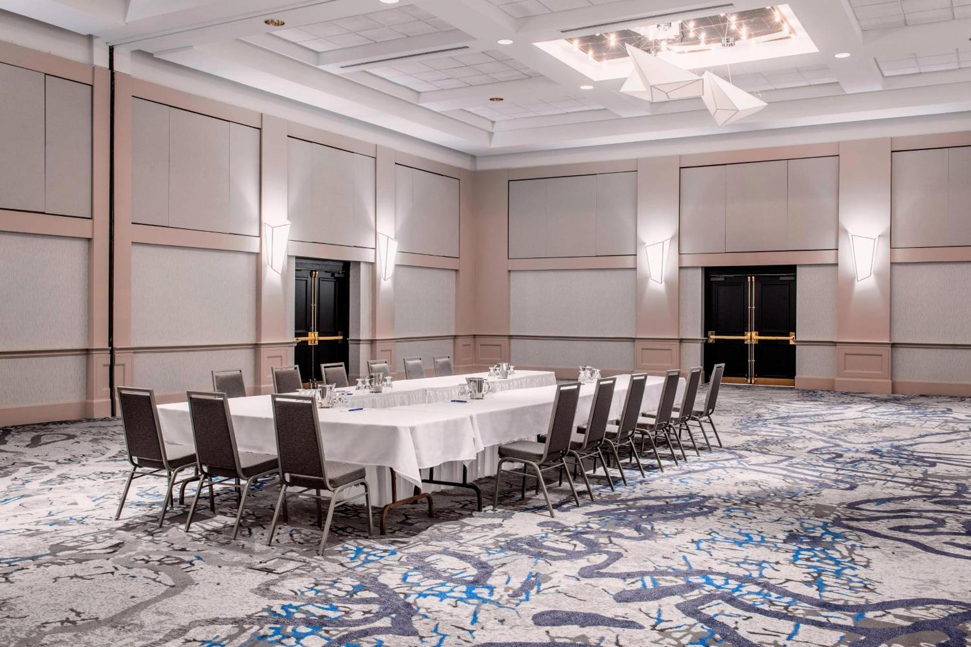 Delta Hotels By Marriott St. John'S Conference Centre Экстерьер фото