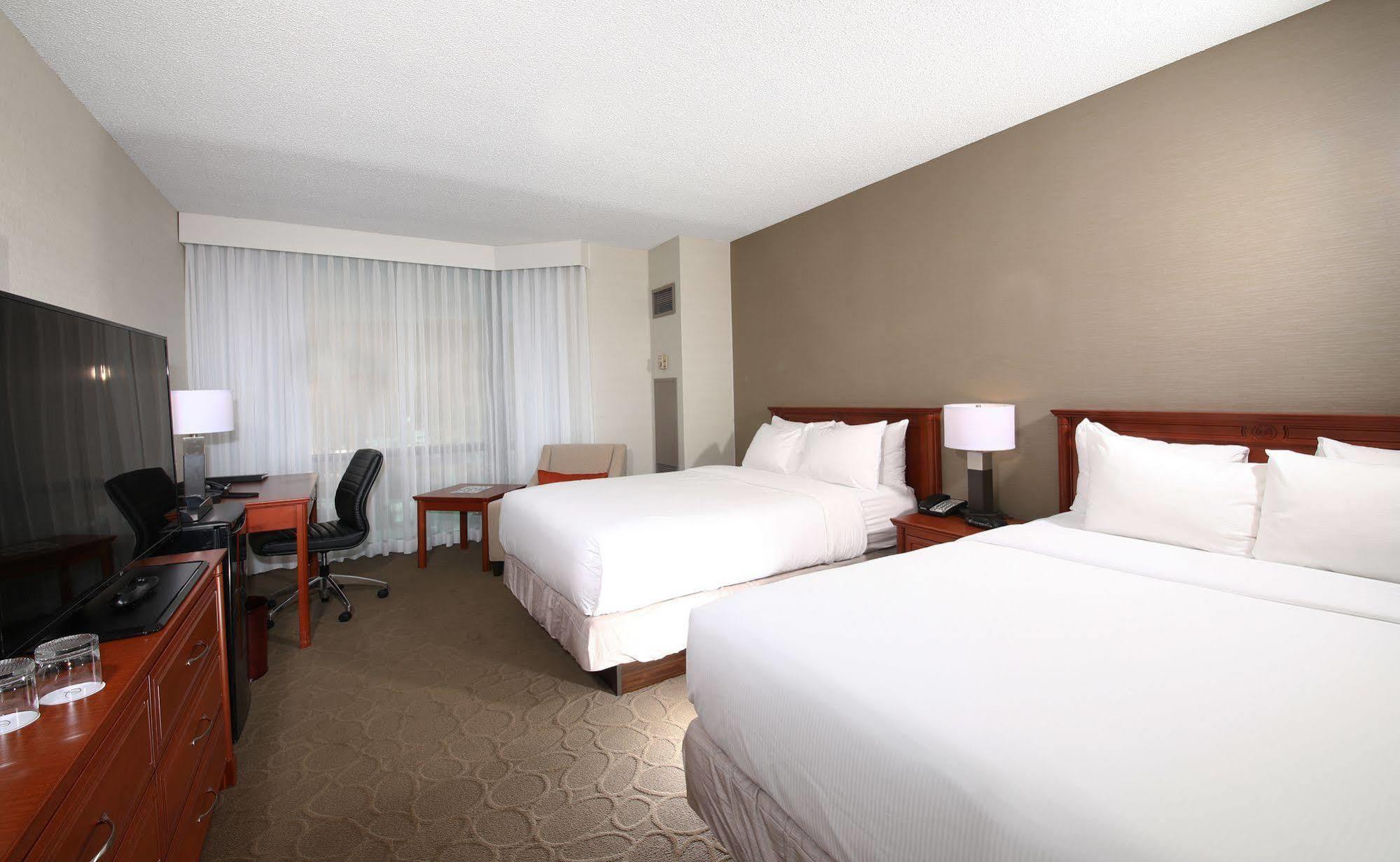 Delta Hotels By Marriott St. John'S Conference Centre Экстерьер фото